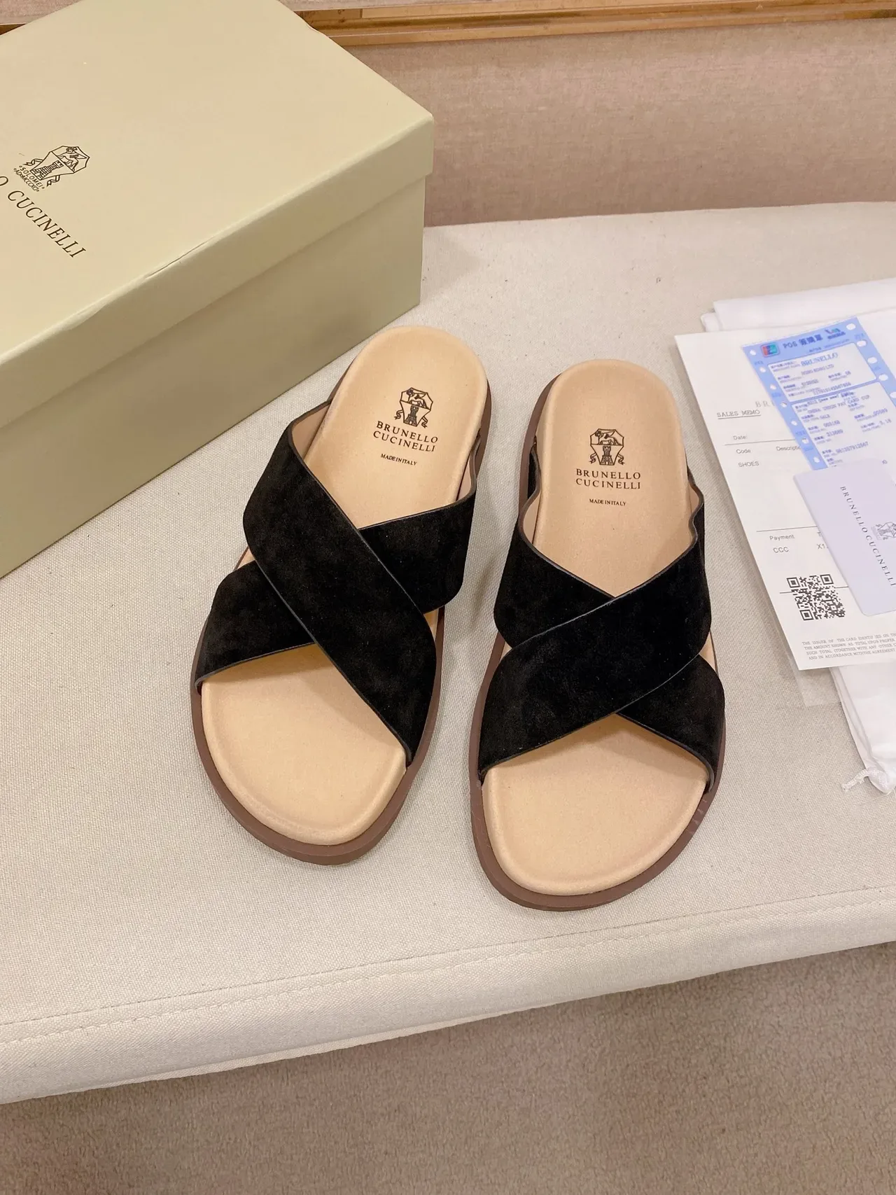 Brunello Cucinelli Sandálias Planas com Tiras Cruzadas Casual 6