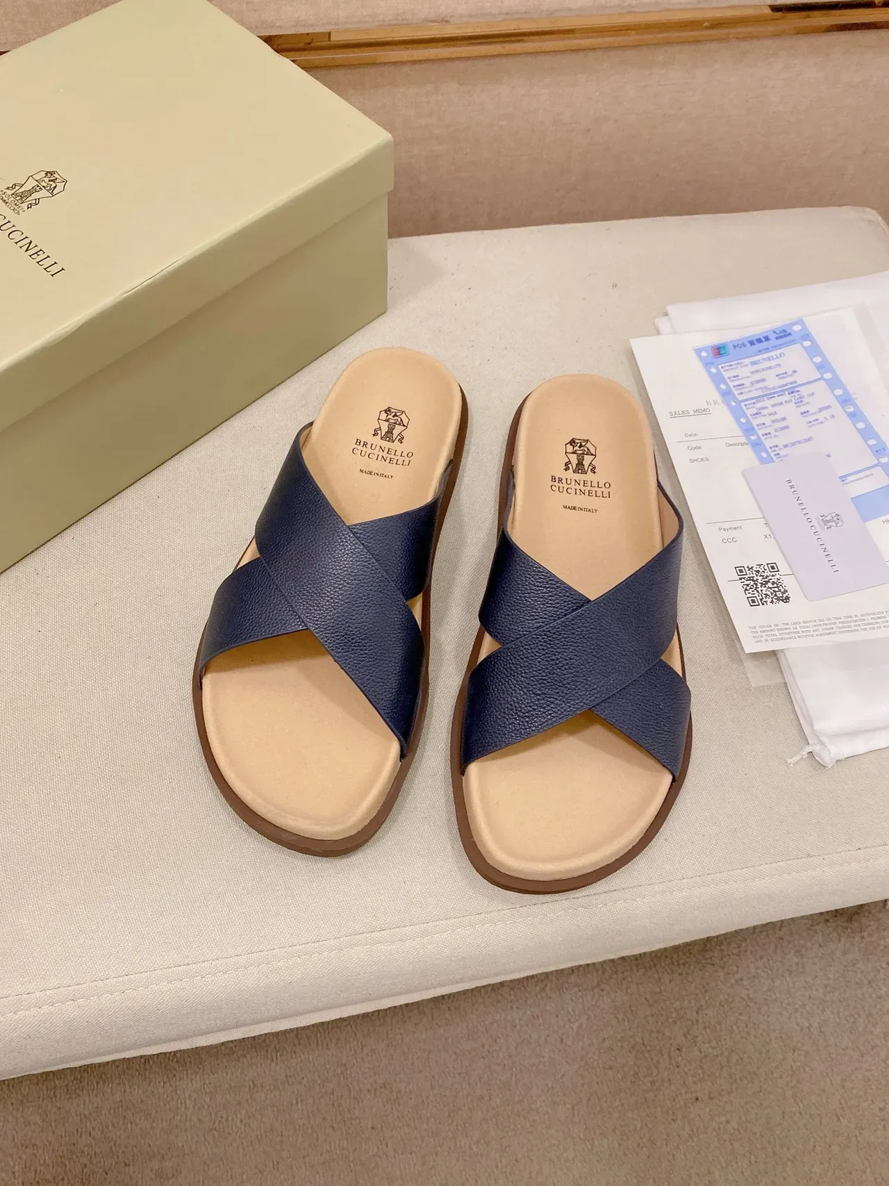 Brunello Cucinelli Sandálias Planas com Tiras Cruzadas Casual 7