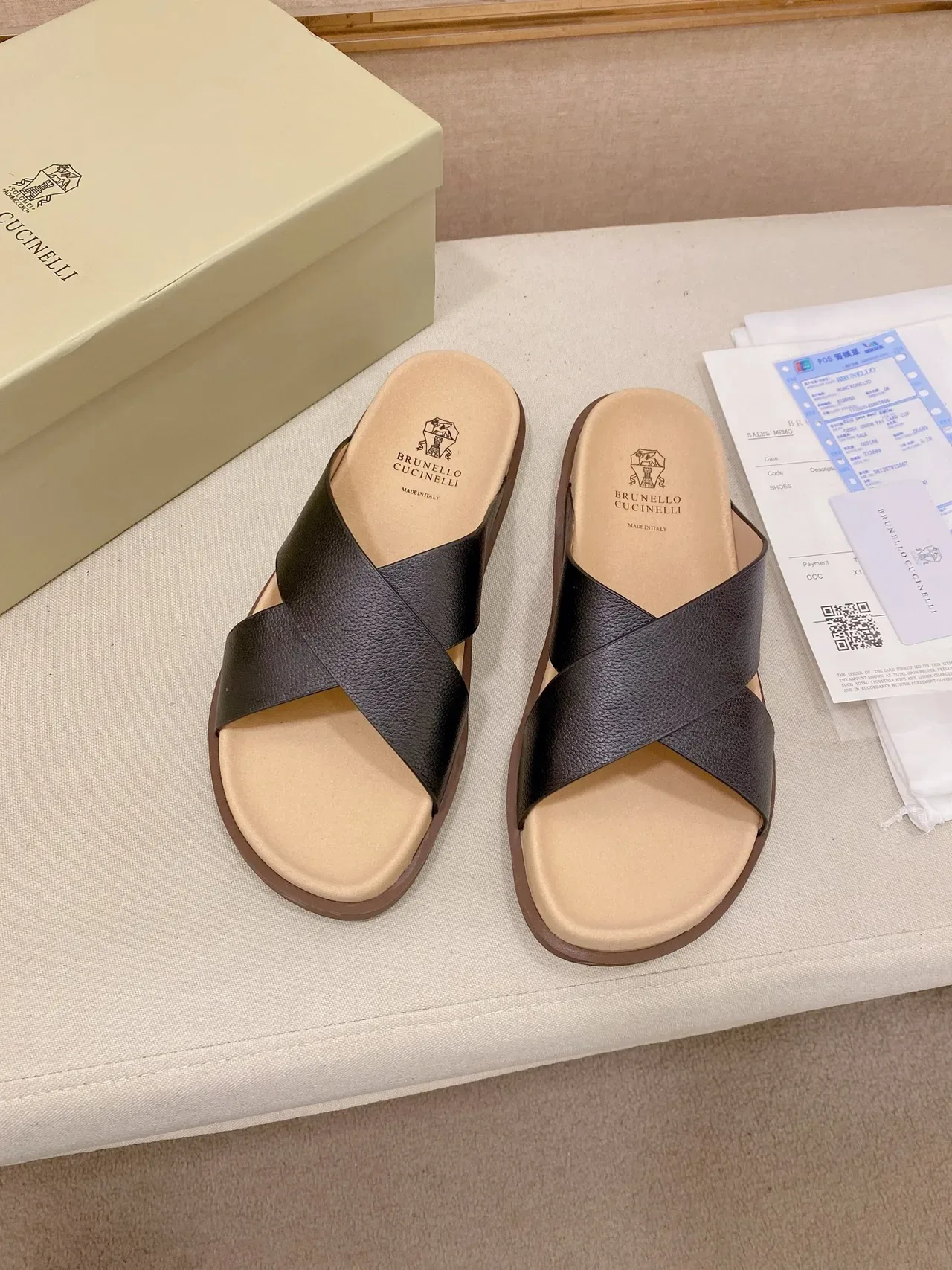 Brunello Cucinelli Sandálias Planas com Tiras Cruzadas Casual 8