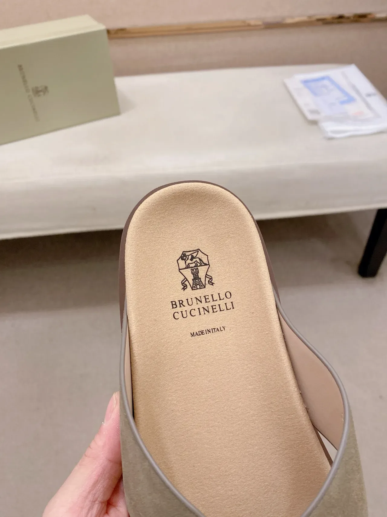 Brunello Cucinelli Sandálias Planas com Tiras Cruzadas Casual 11