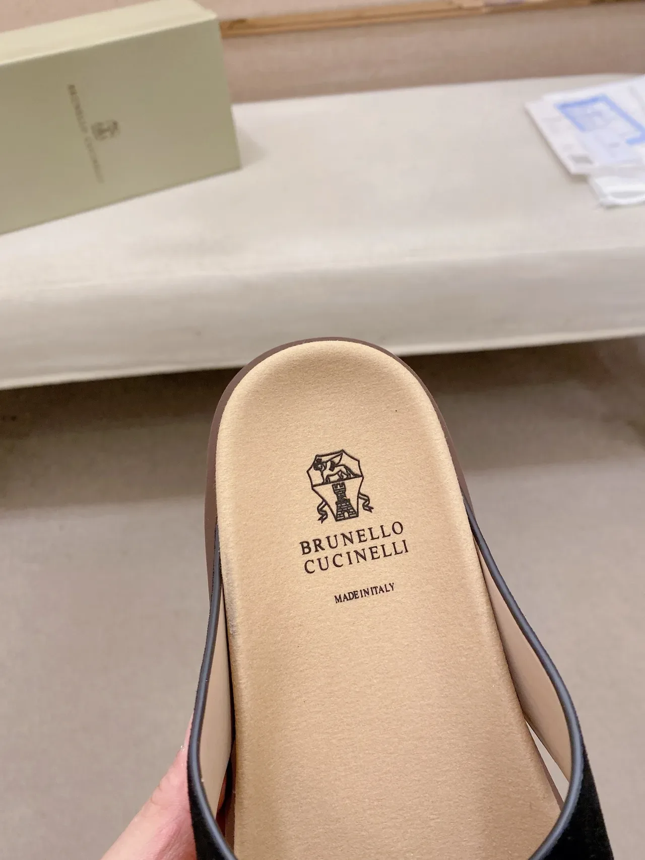 Brunello Cucinelli Sandálias Planas com Tiras Cruzadas Casual 12