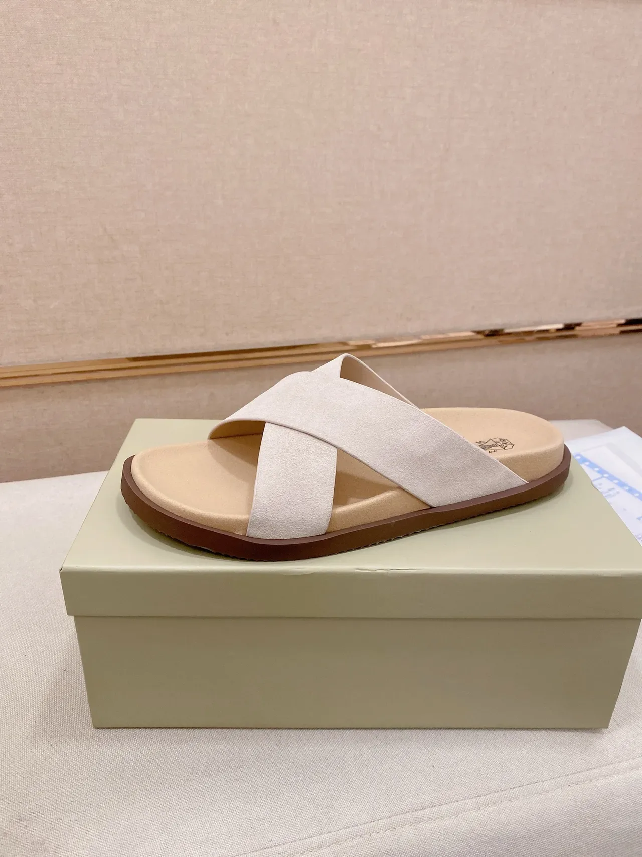 Brunello Cucinelli Sandálias Planas com Tiras Cruzadas Casual 15