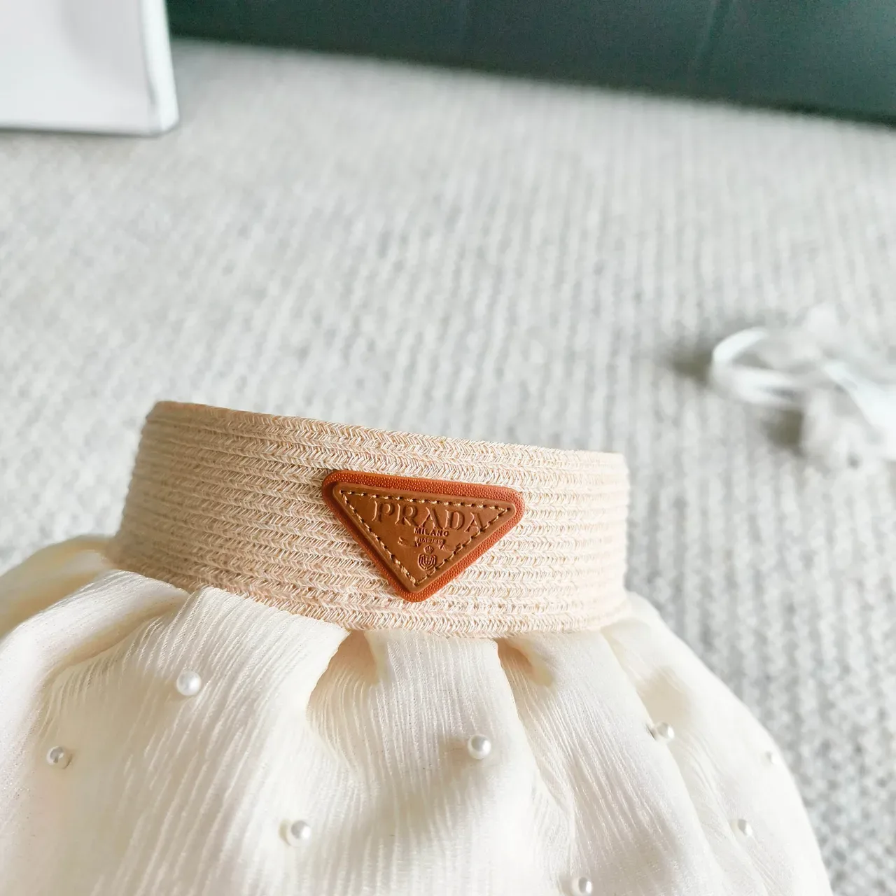 Chapéu Bucket com Viseira Creme Plissado com Pérolas 3