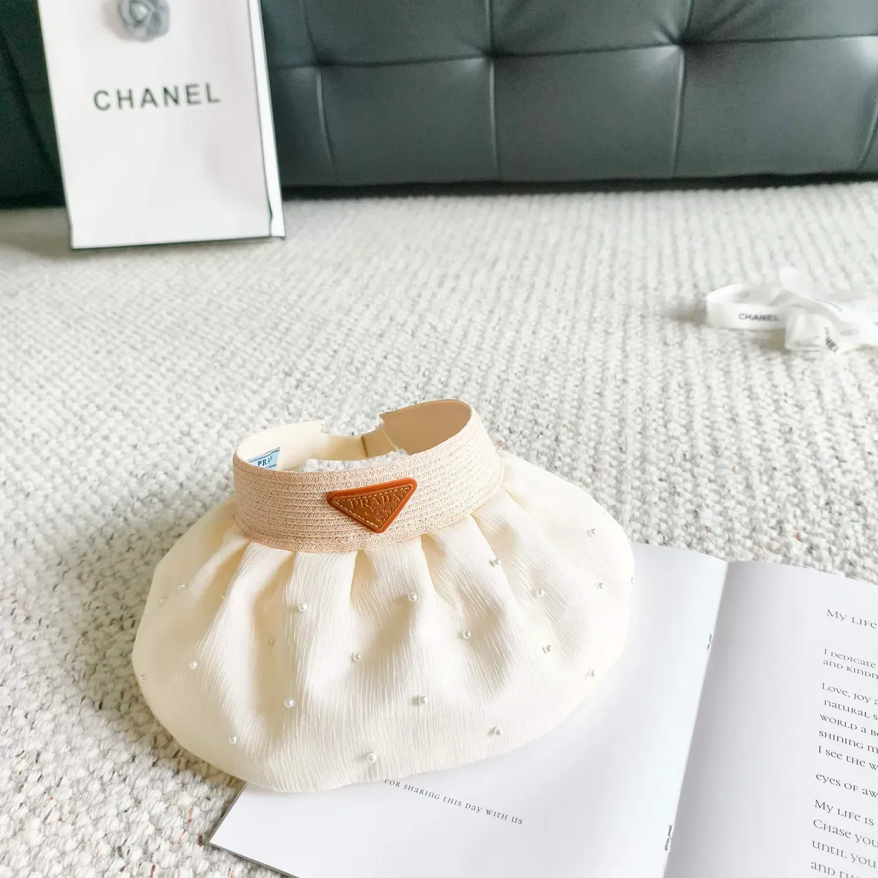 Chapéu Bucket com Viseira Creme Plissado com Pérolas 7