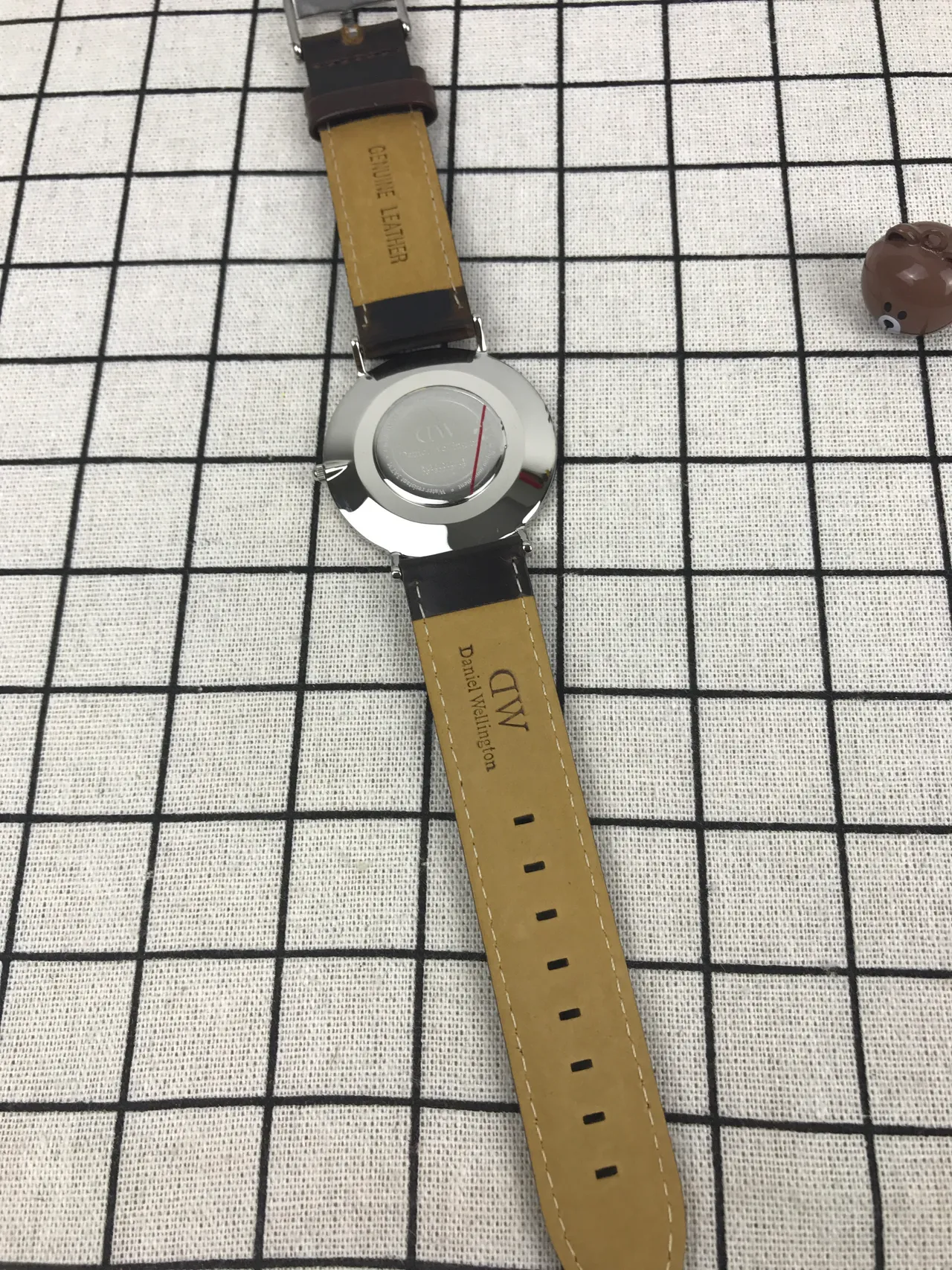 Daniel Wellington 经典极简白色表盘黑色皮革表带石英手表 3