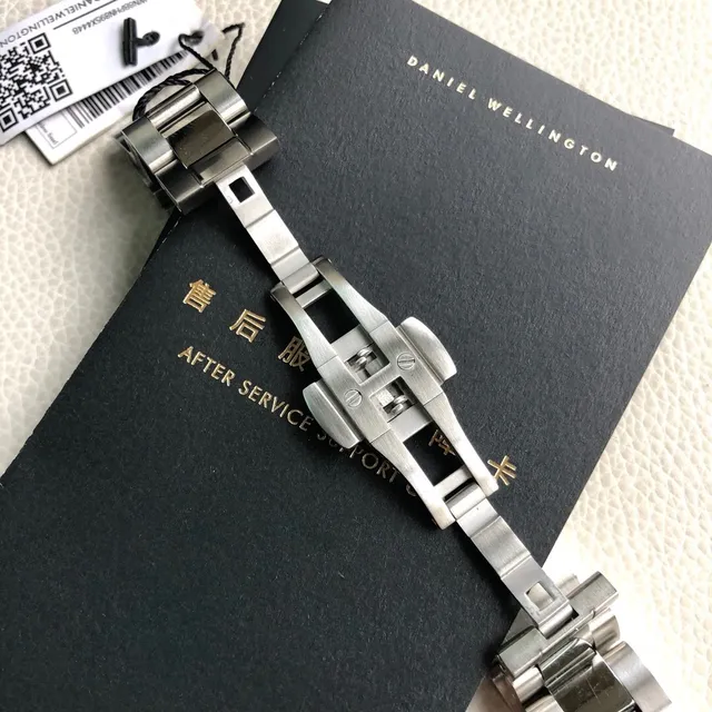Daniel Wellington 经典娇小粉色表盘石英表 3
