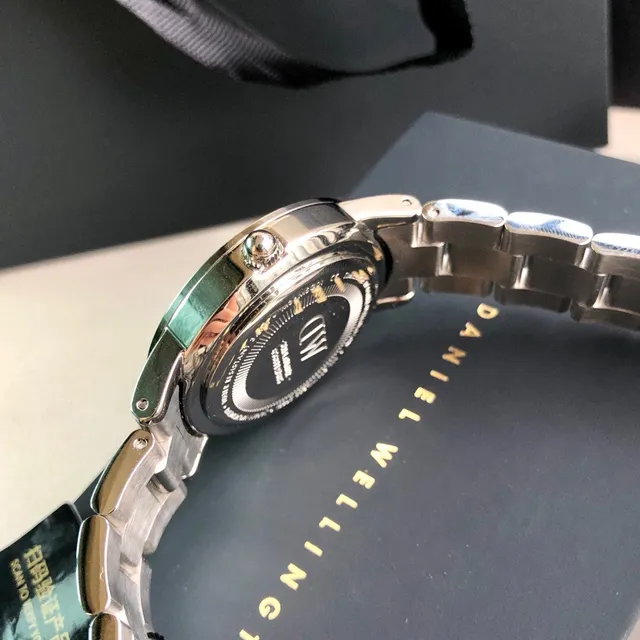Daniel Wellington 经典娇小粉色表盘石英表 5