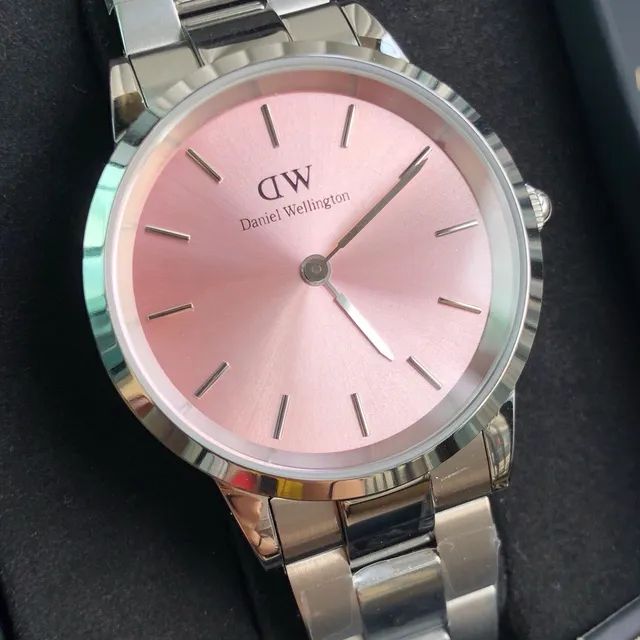 Daniel Wellington 经典娇小粉色表盘石英表 6