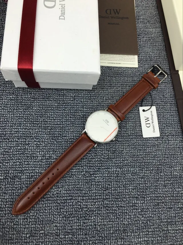 Daniel Wellington क्लासिक पेटाइट लाल क्वार्ट्ज घड़ी 5