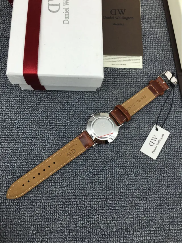 Daniel Wellington क्लासिक पेटाइट लाल क्वार्ट्ज घड़ी 6