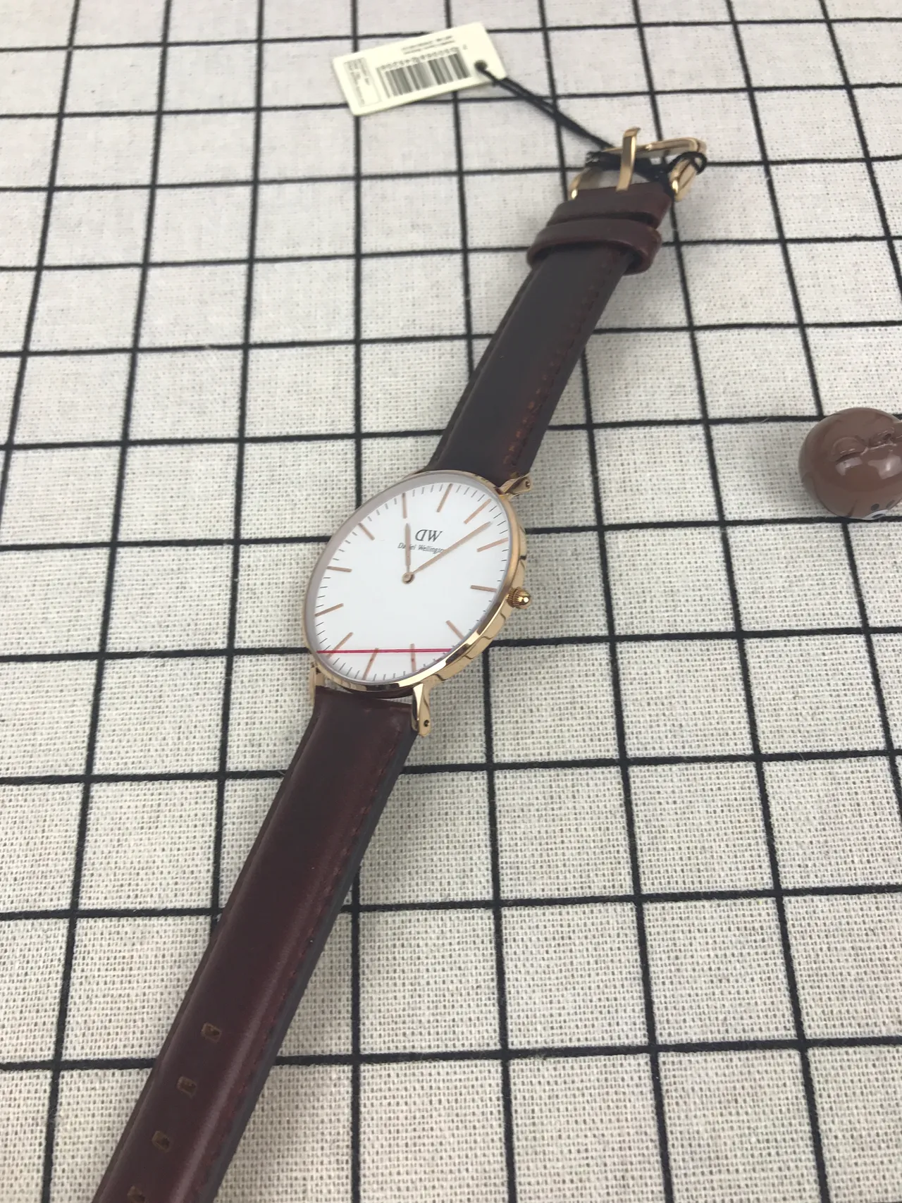 Daniel Wellington Classic Petite Reloj con esfera blanca y correa de cuero marrón de cuarzo 3