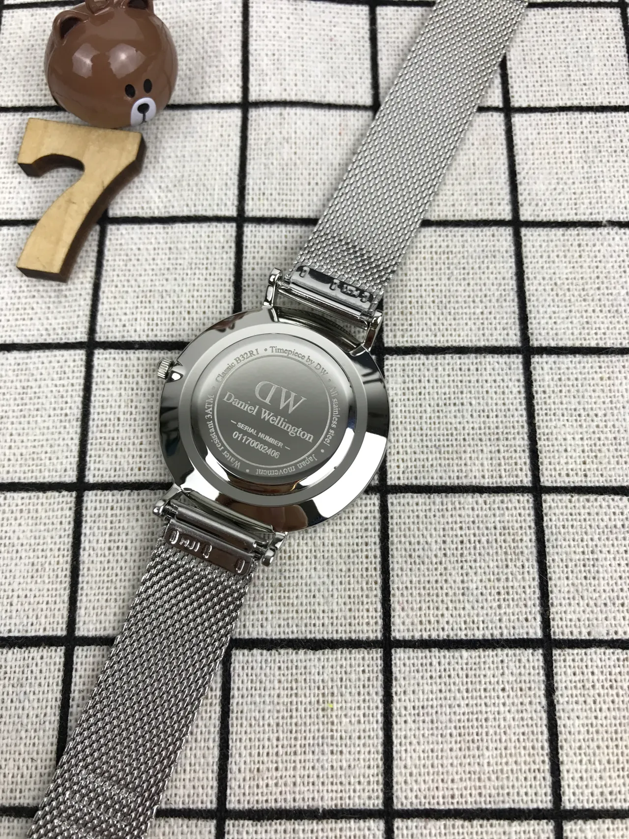 Daniel Wellington Classic Petite सफेद डायल चाँदी की जाली पट्टी क्वार्ट्ज घड़ी 2