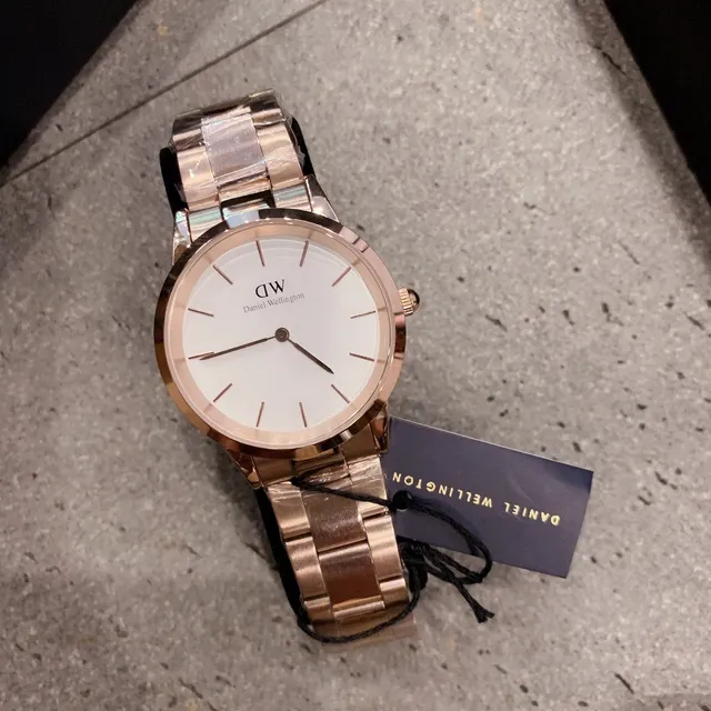 Daniel Wellington 经典玫瑰金色白色表盘石英手表 5