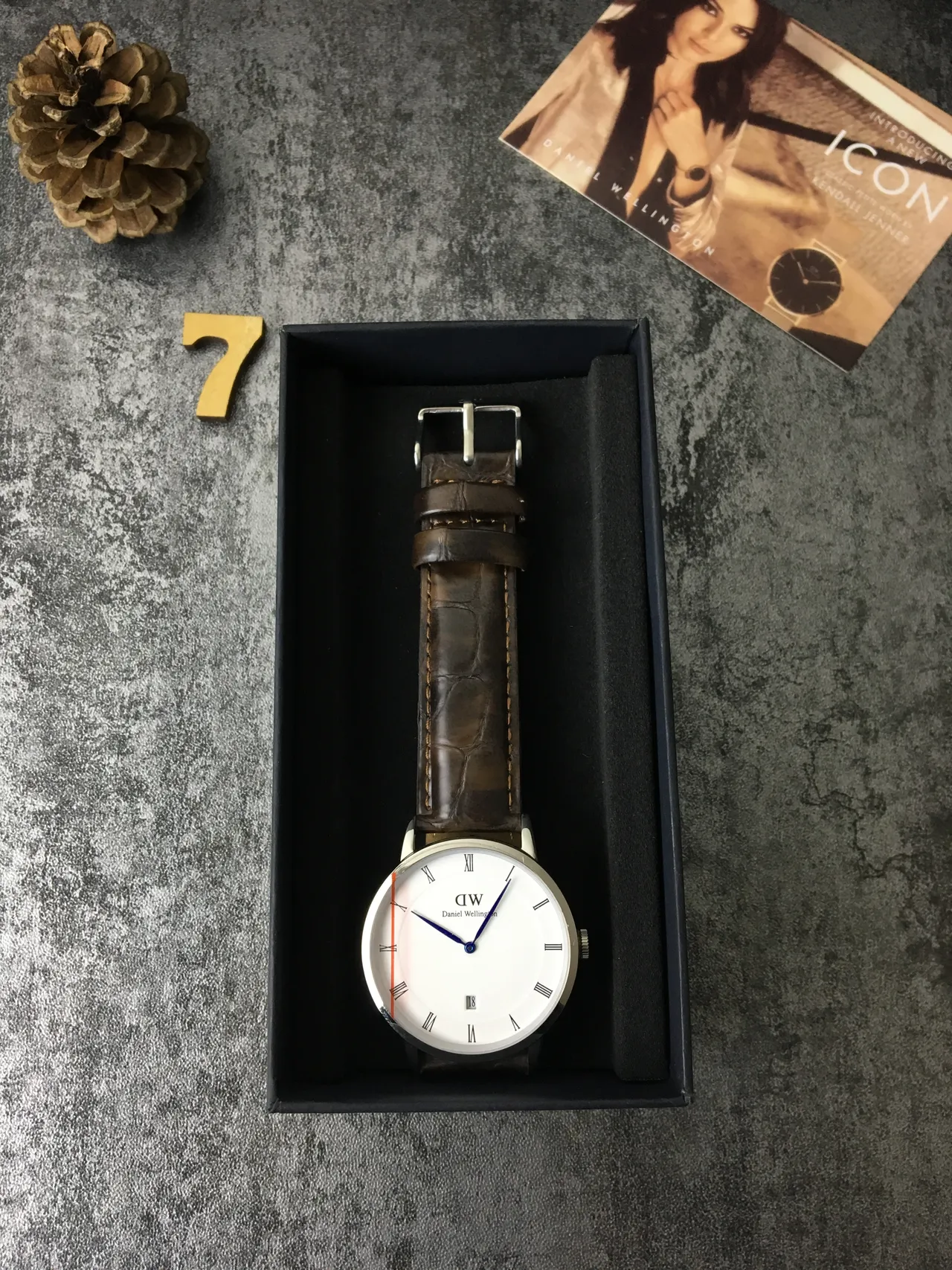 Daniel Wellington Classic सफेद डायल भूरी चमड़े की पट्टी क्वार्ट्ज घड़ी 4