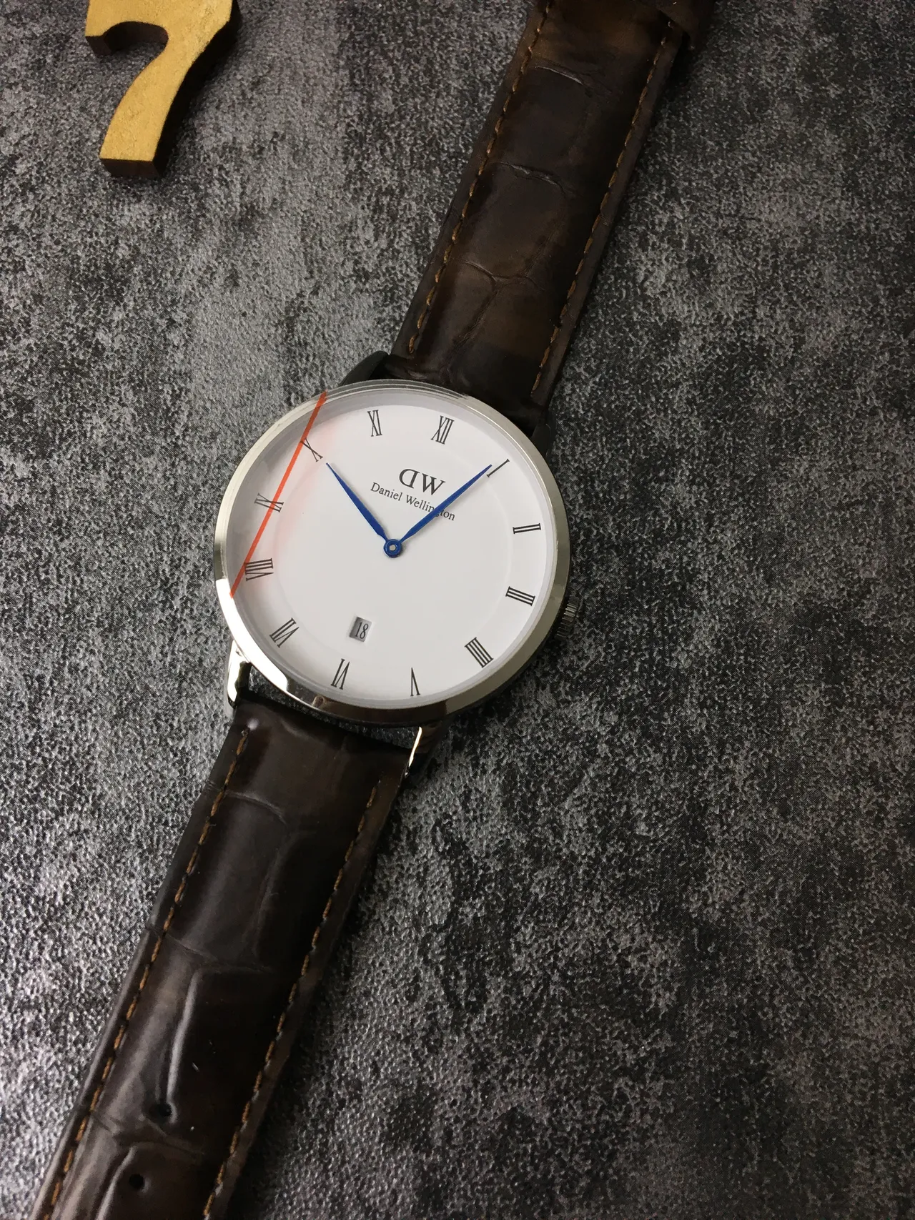Daniel Wellington Classic सफेद डायल भूरी चमड़े की पट्टी क्वार्ट्ज घड़ी 5