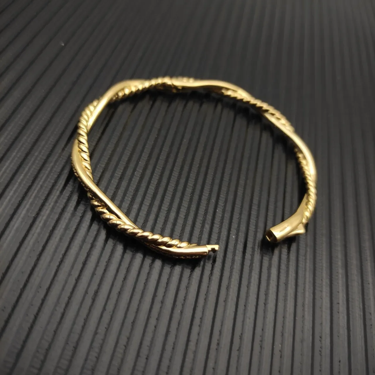 David Yurman Cable Classics Twisted Gold Bangle Bracelet 9