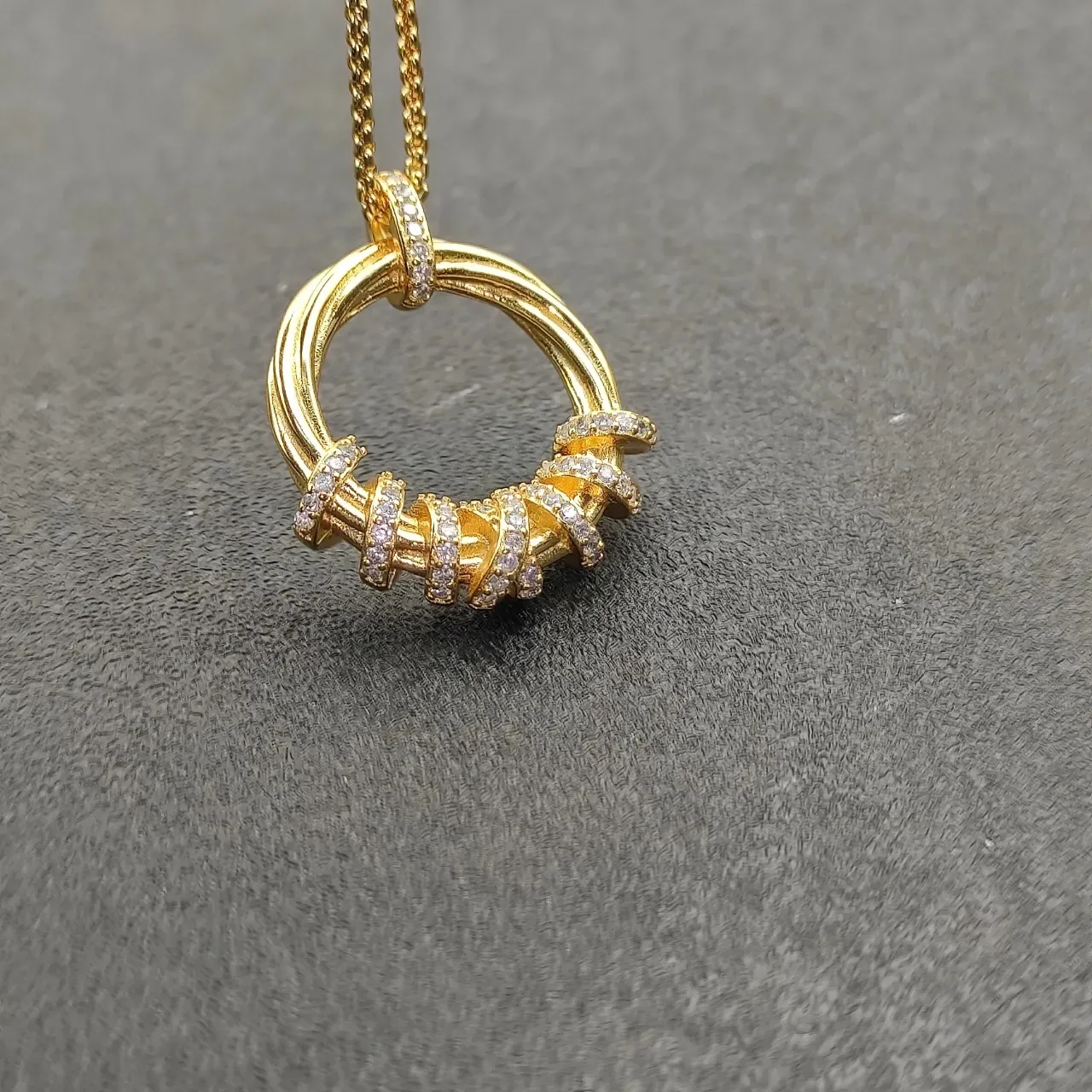 David Yurman Collier chaîne style cable or argent pendentif double anneau 2