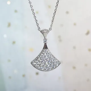 পাখা আকৃতির পাভে ডায়মন্ড পেন্ডেন্ট নেকলেস
