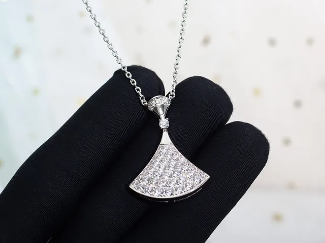 Fan-Shaped Pavé Diamond Pendant Necklace 6