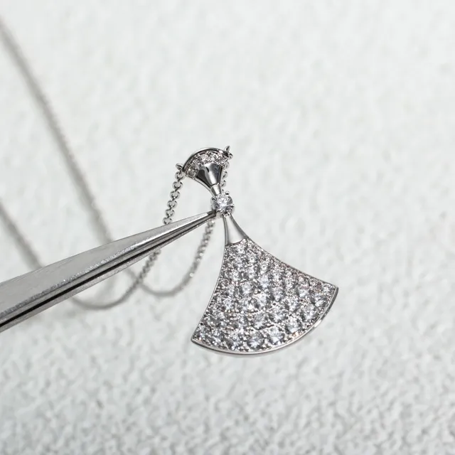 Fan-Shaped Pavé Diamond Pendant Necklace 7