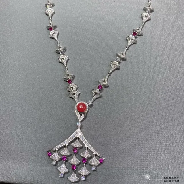 Fan-Shaped Skirt Necklace Silver Red Pendant Scalloped Motif Necklace 3