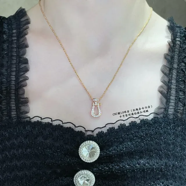 Fred Force 10 Pavé Diamond Shackle Pendant Necklace 8