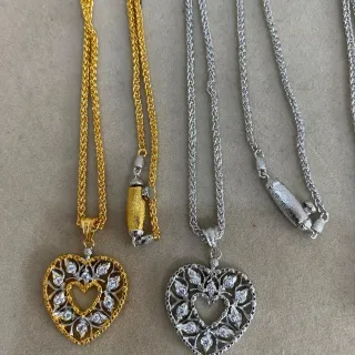 Collares con colgante de corazón en filigrana de oro y plata