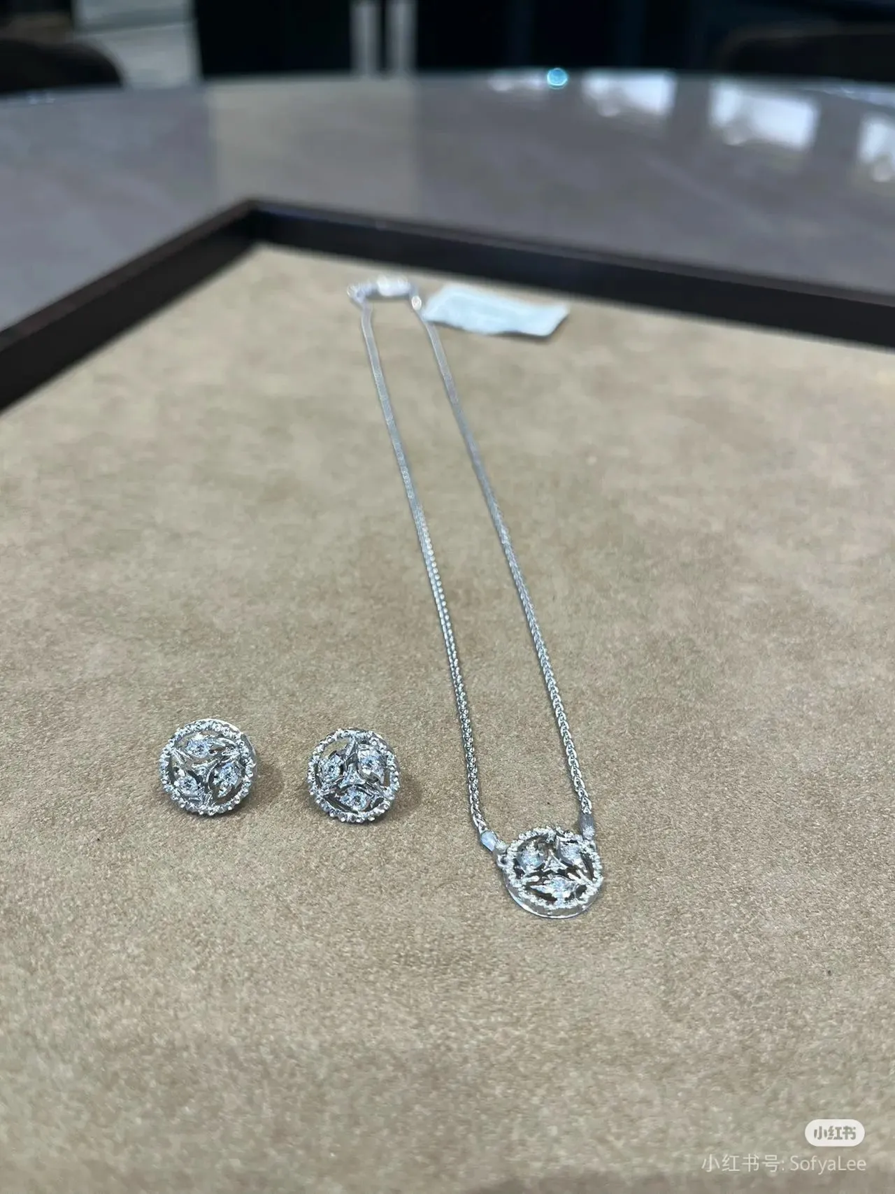 Colliers pendentifs coeur en filigrane doré et argenté 4