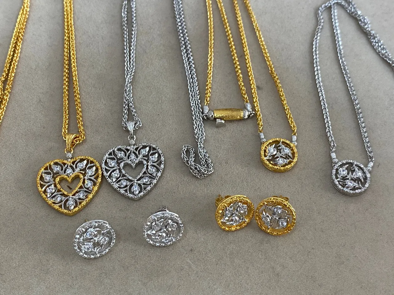 Colliers pendentifs coeur en filigrane doré et argenté 7