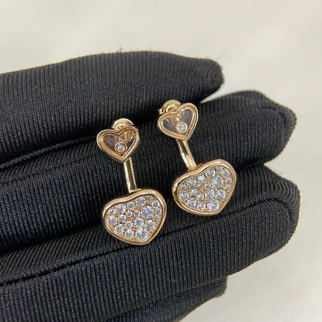 Brincos Stud duplo coração Pavé Crystal tom dourado e prata 2