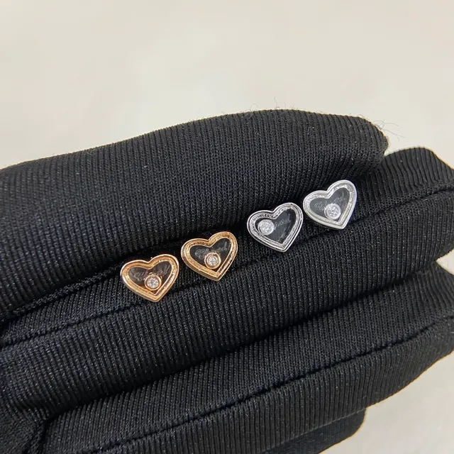 Brincos Stud duplo coração Pavé Crystal tom dourado e prata 3