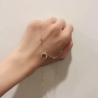 سوار ذهبي سلسلة زرقاء مع قلادة قمر هلالي