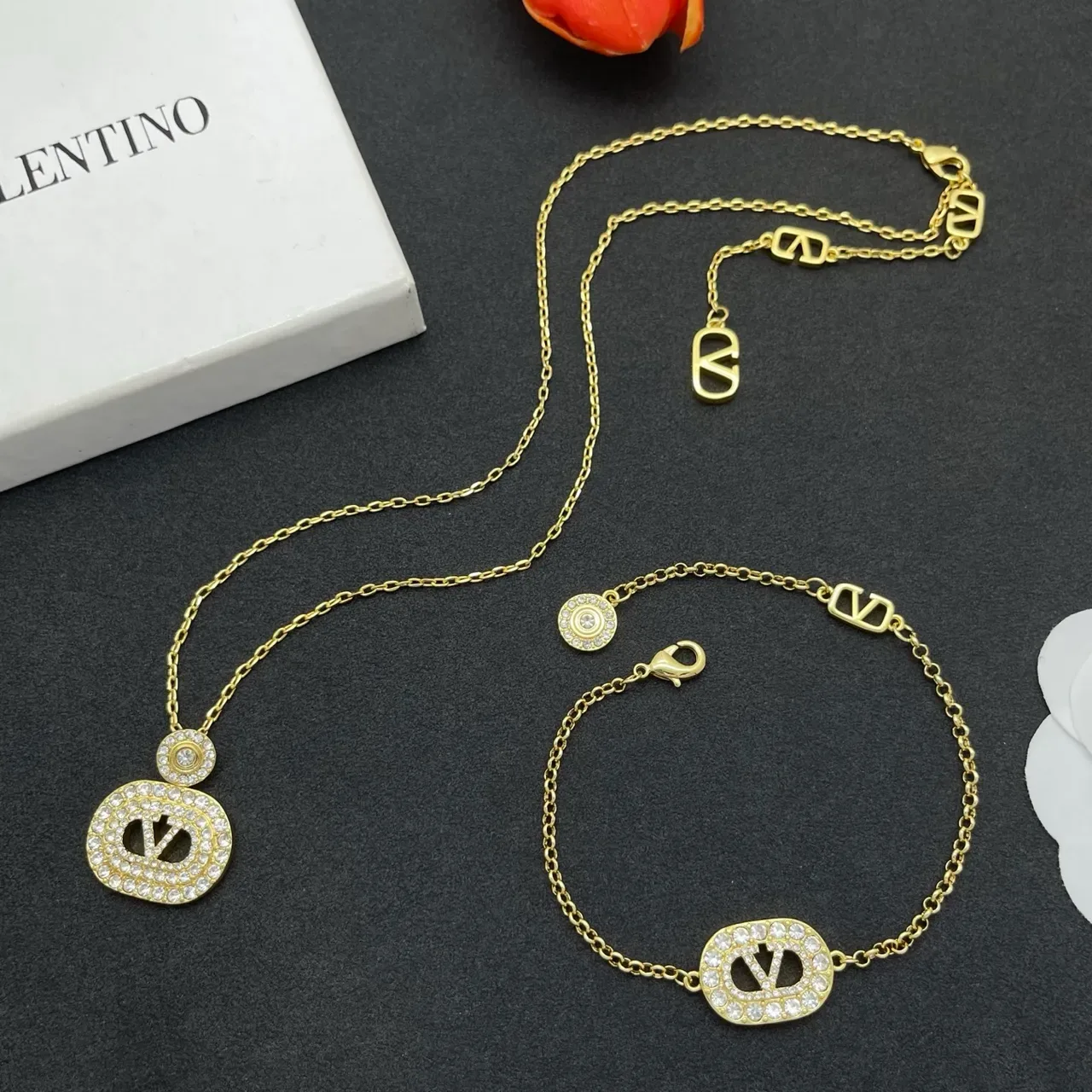 Gold Green Chain Pavé-Set Stones Necklace 2