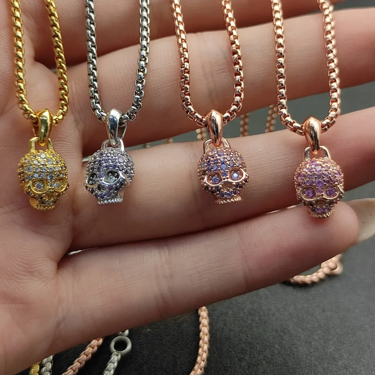 Collier Crâne Pavé Violet Or Finition Rose 5