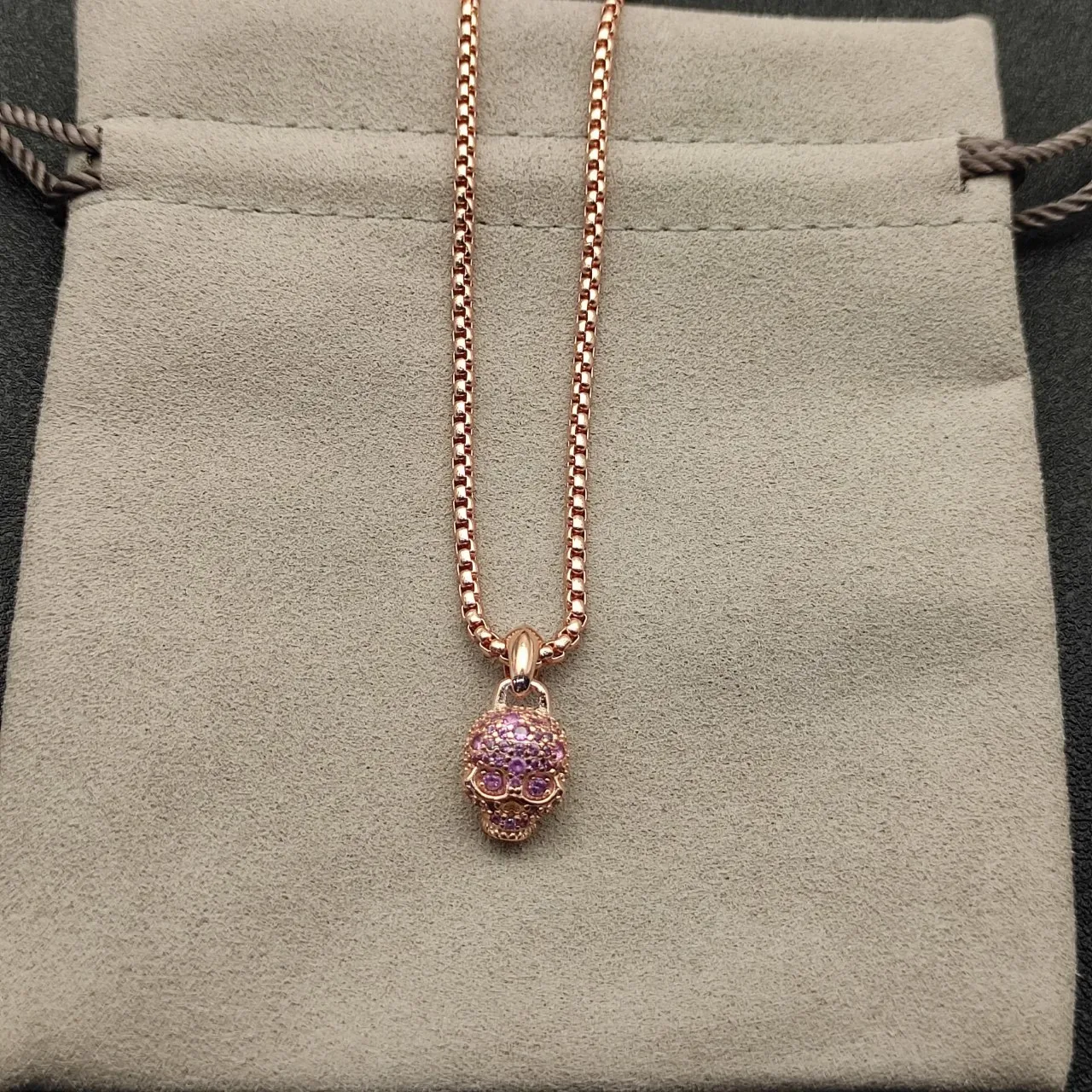 Collier Crâne Pavé Violet Or Finition Rose 6