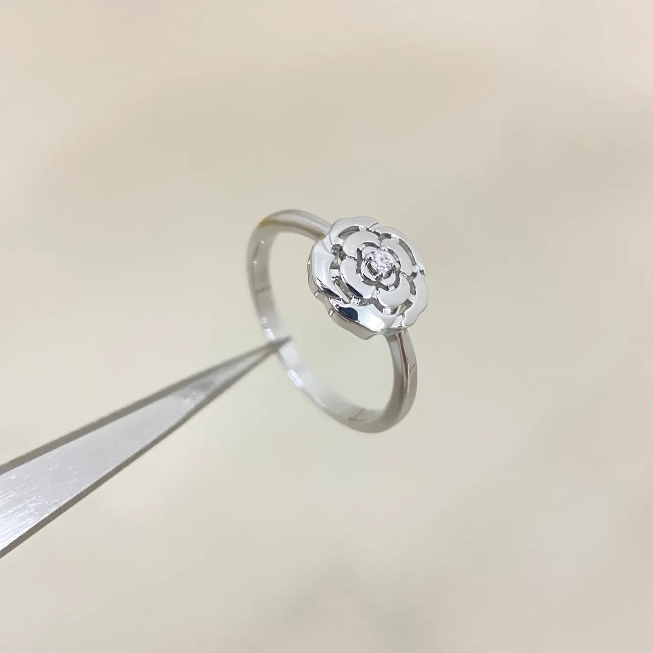 Gold Silver Floral Openwork Central Stone Ring 3
