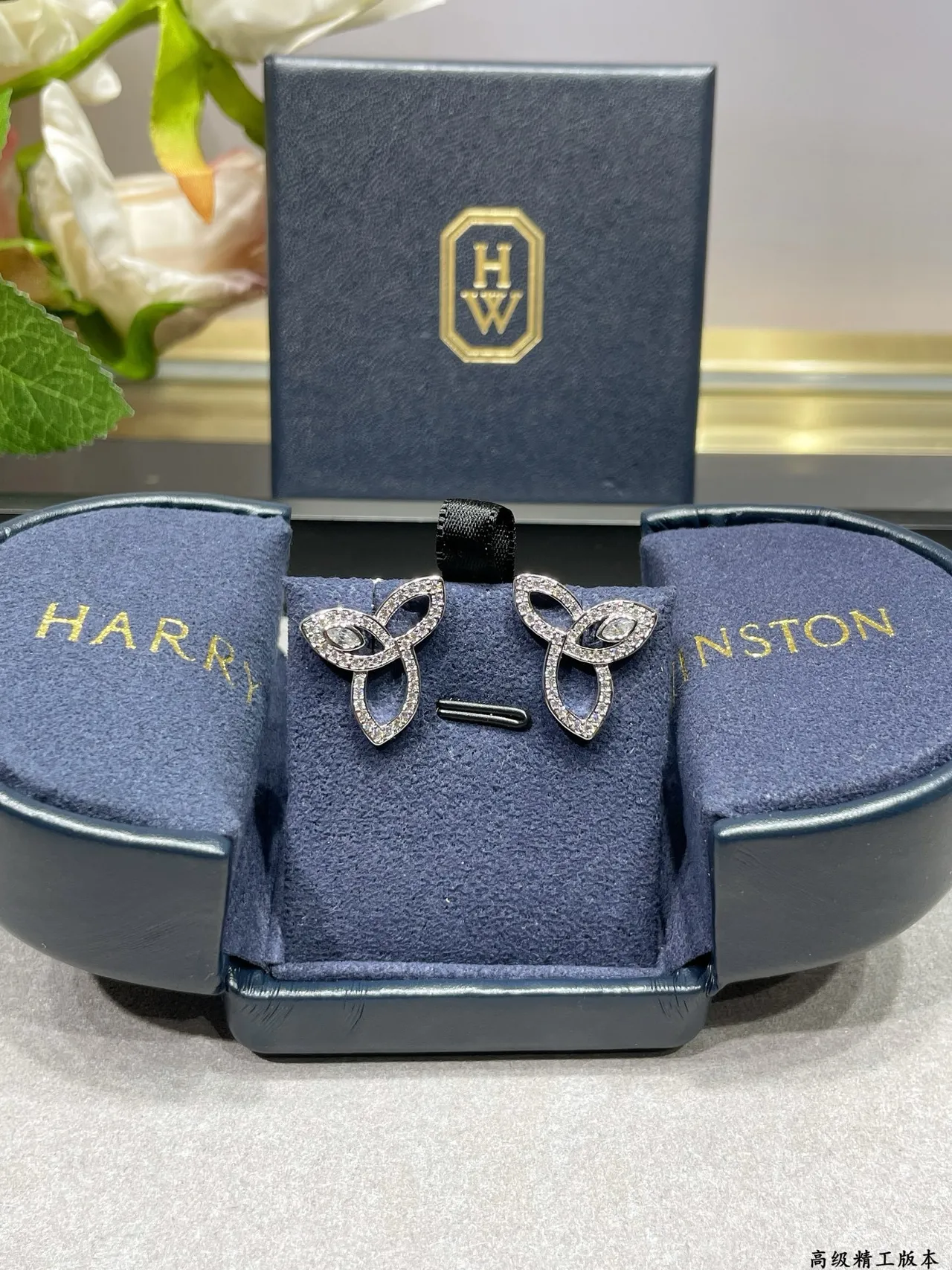 Gold Silver Interlocking Leaf Motif Pavé-Set Stones Earrings 8