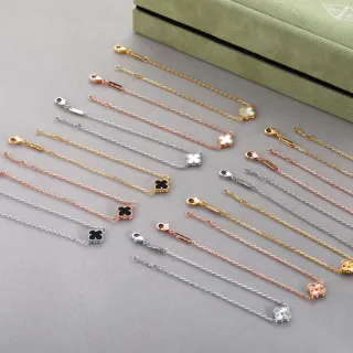 金银细曲链四叶草魅力手链