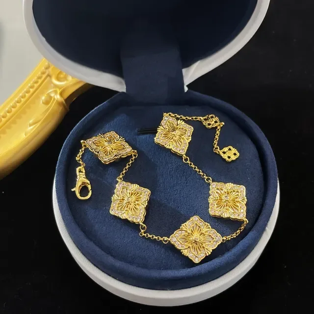 金色四叶草珍珠母贝镶嵌花卉图案手链 2