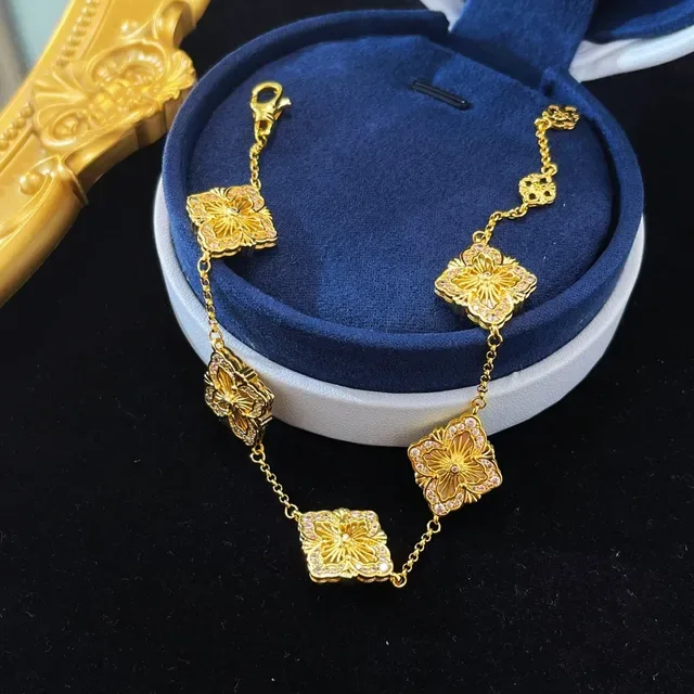 金色四叶草珍珠母贝镶嵌花卉图案手链 5