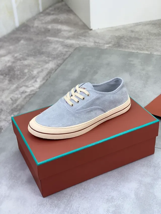 Zapatillas canvas gris beige con ante y cordones 5