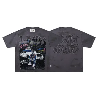 Camiseta gris y negra con estampado gráfico corte oversized