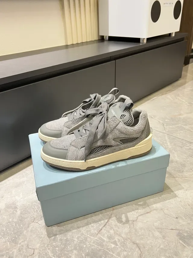 Sneakers Gris en Matière Mixte Perforées à Lacets Style de Vie 5