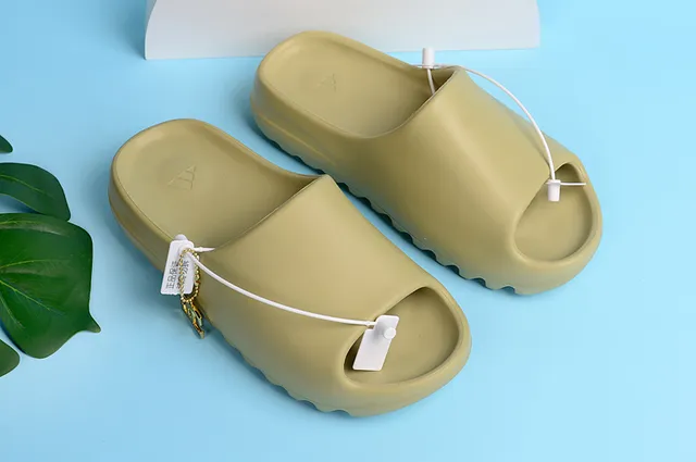 Green Molded Monochrome Sole Ribbed Outsole Slippers 3