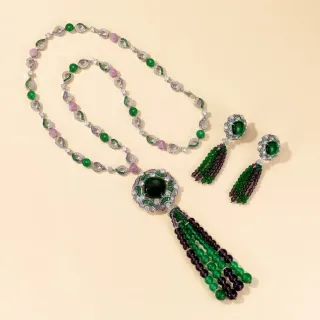 Collier de perles de gemmes vert et rose avec franges