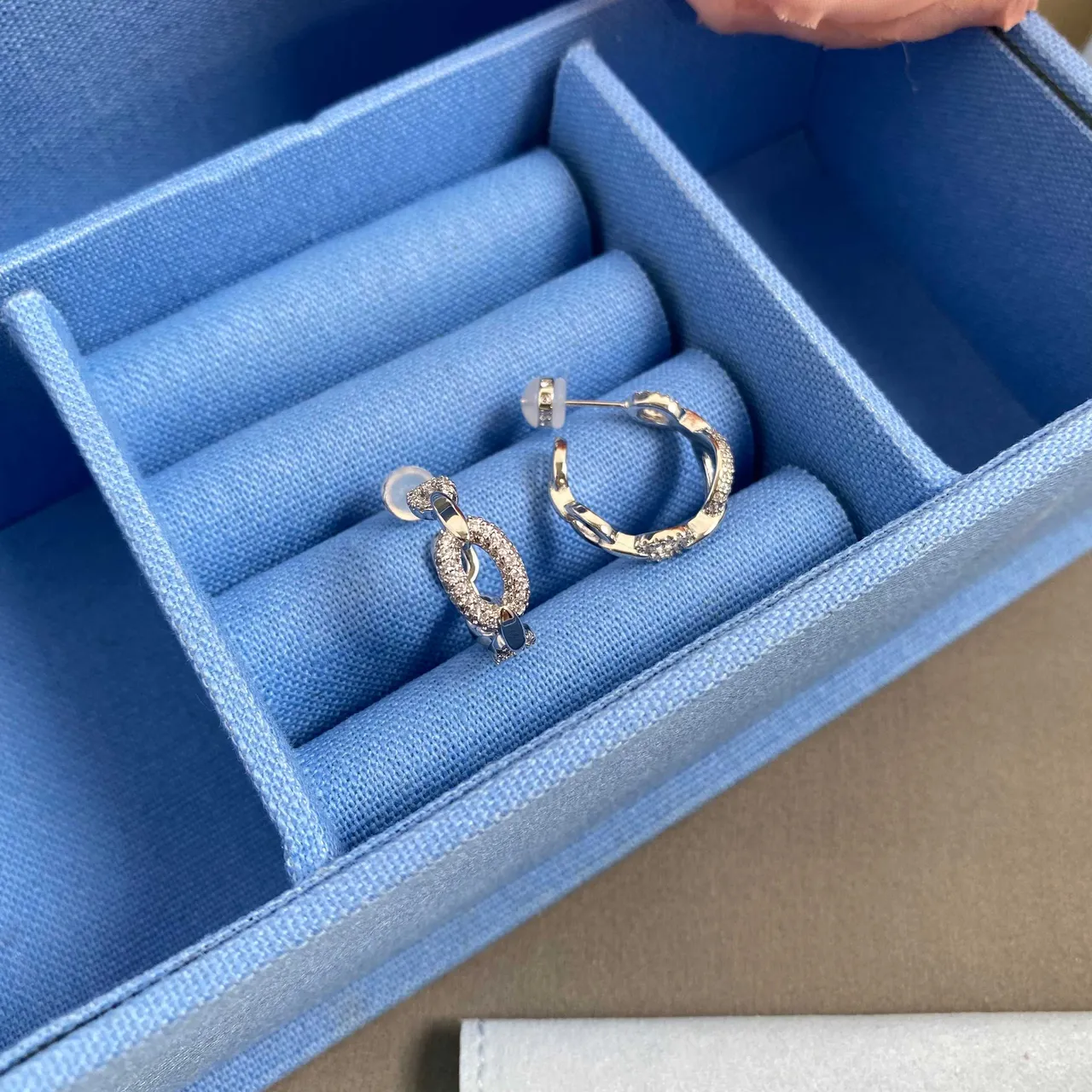HEFANG Linked Oval Pavé Hoop Earrings 4