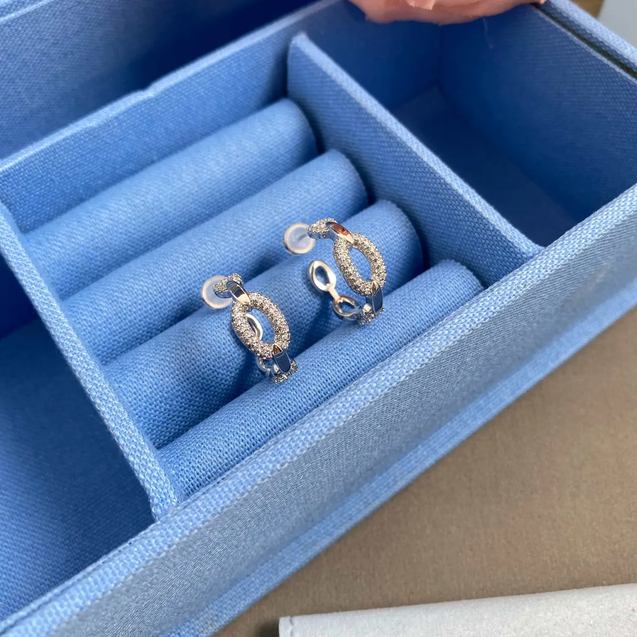 HEFANG Linked Oval Pavé Hoop Earrings 8