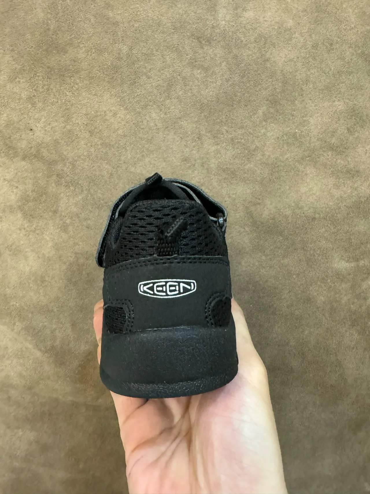 KEEN Black Beige Closed-Toe Hook-and-Loop Strap Casual Sandals 20