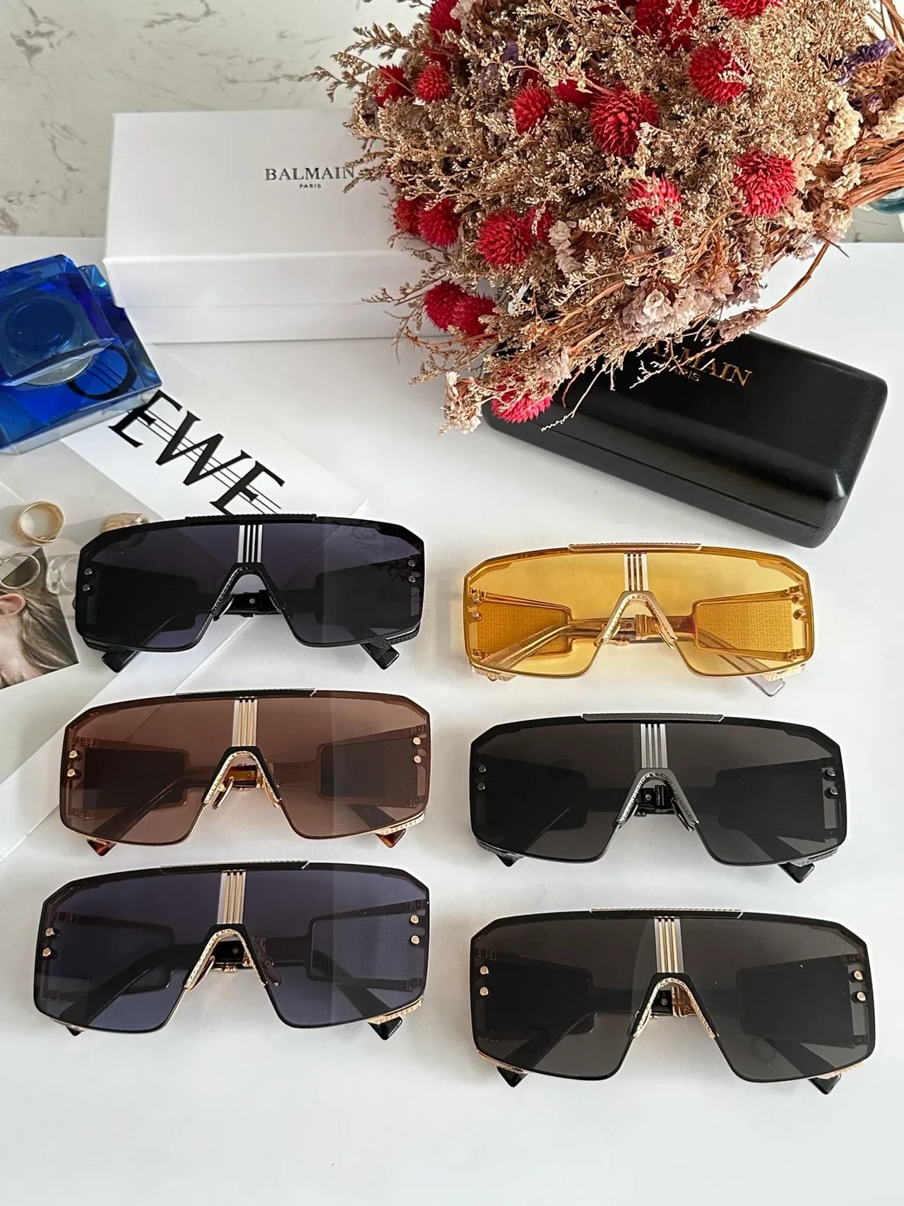 LE MASQUE Shield-Style Oversized Riveted Sunglasses 3