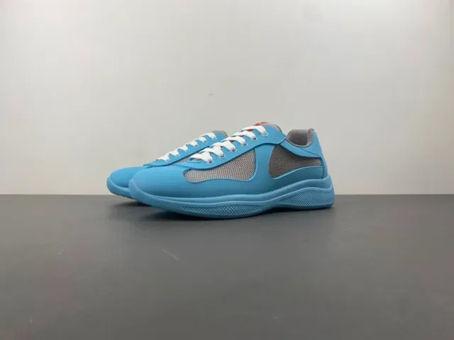 浅蓝灰色网孔面板运动鞋 7